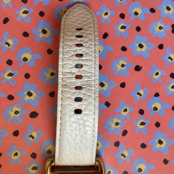 Michael Kors Gold and White Leather Watch - Picture 4 of 5